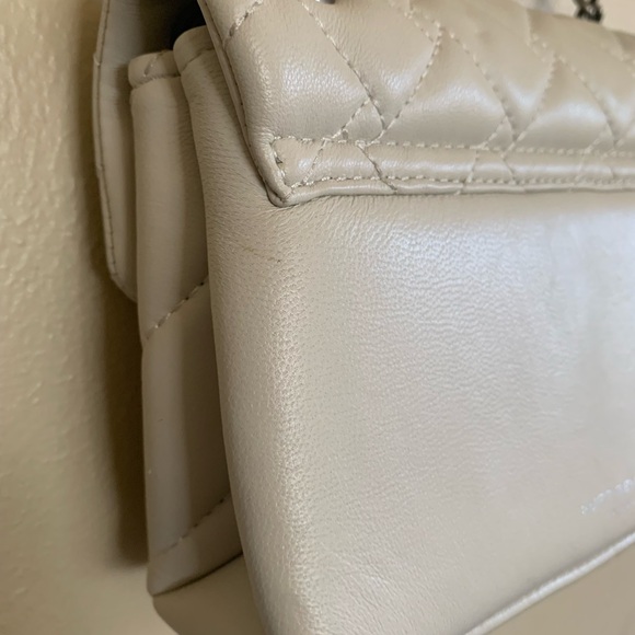 Kurt Geiger Mini Kensington Heart Quilted Leather Crossbody Bag - Picture 7 of 16